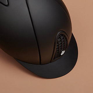 HERMES - エルメス HERMES エオレ 乗馬用 ヘルメット 帽子 インテリア ヘルメット プラスチック ブラック 乗馬用ヘルメット 《エオレ》 | Hermès - エルメス-公式サイト